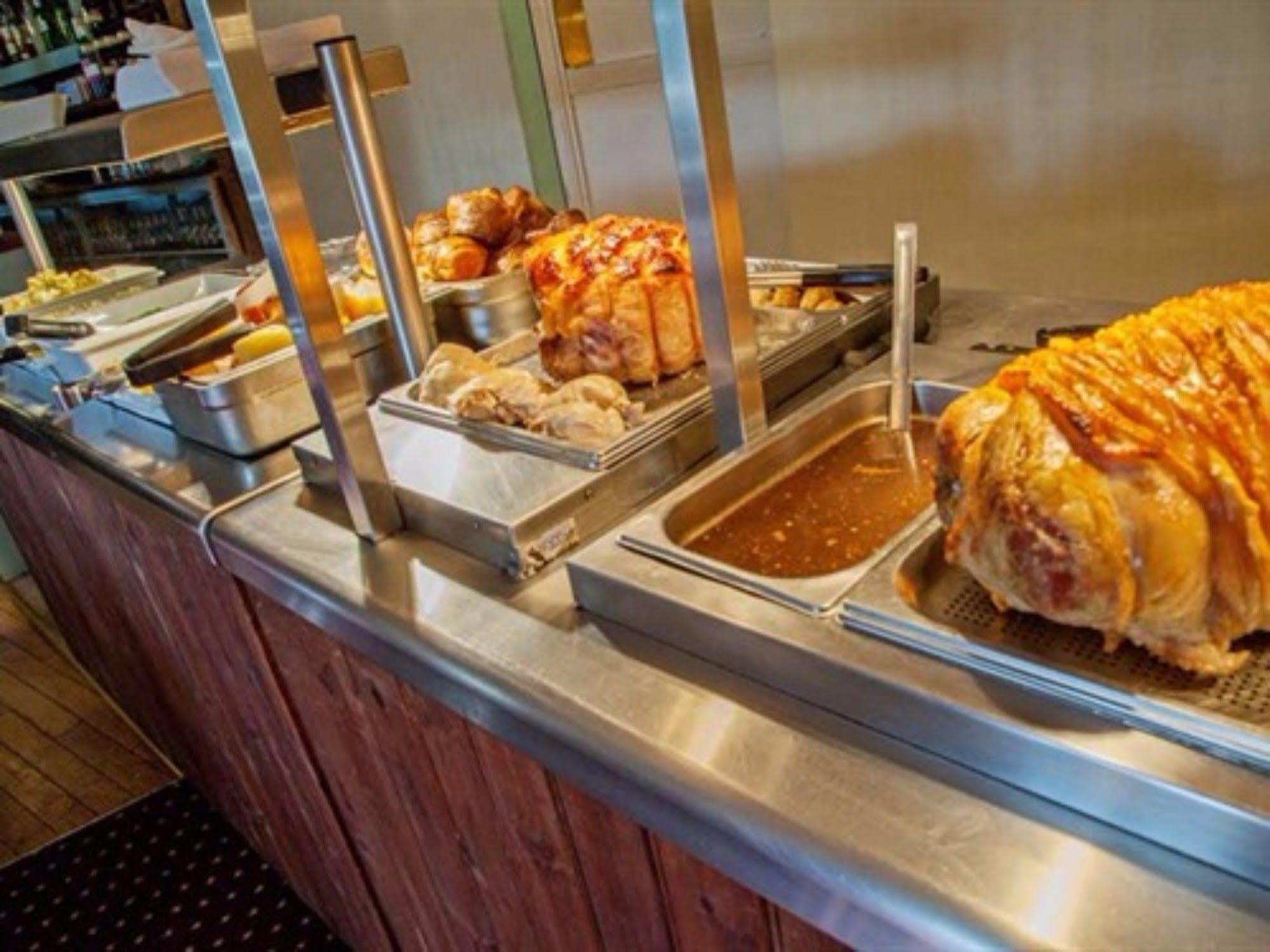 The Lion At West Pennard Hotel Kültér fotó A hot buffet